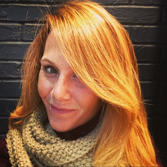 Meet your Posher, Lisa - Picture 1 of 1